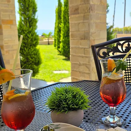 Aphrodite Luxury 4 *
